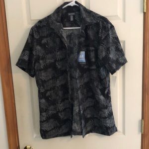 Mens medium, short sleeve, button down shirt